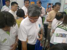  From left: Mr Miwa (TSP), Dr Yaacob Ibrahim, Minister for the Environment and Water Resources