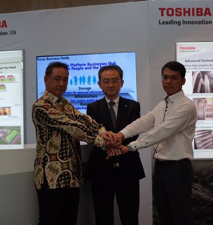Mr. Tatsuo Doko, Corporate Representative-Asia for Toshiba Corporation and Managing Director of Toshiba Asia Pacific Pte Ltd, Mr. Shinpei Yamagishi, President Director of PT. Toshiba Asia Pacific Indonesia (TAPI), pictured left, and Mr. Rudy Husien Ridwan, Manager, TAPI, reinforced Toshiba's commitment to enhance Indonesia's energy and infrastructure at the 4th Indonesia International Geothermal Convention and Exhibition 2016 (IIGCE2016).