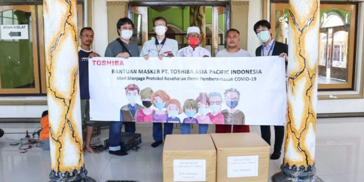 Toshiba supporting the spirit of Gotong Royong with villages in Indonesia