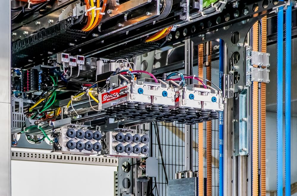 A De-Palletizer Robot with Image Recognition